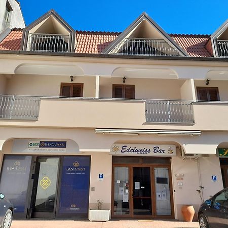 Hotel Edelweiss Laino Borgo Bagian luar foto