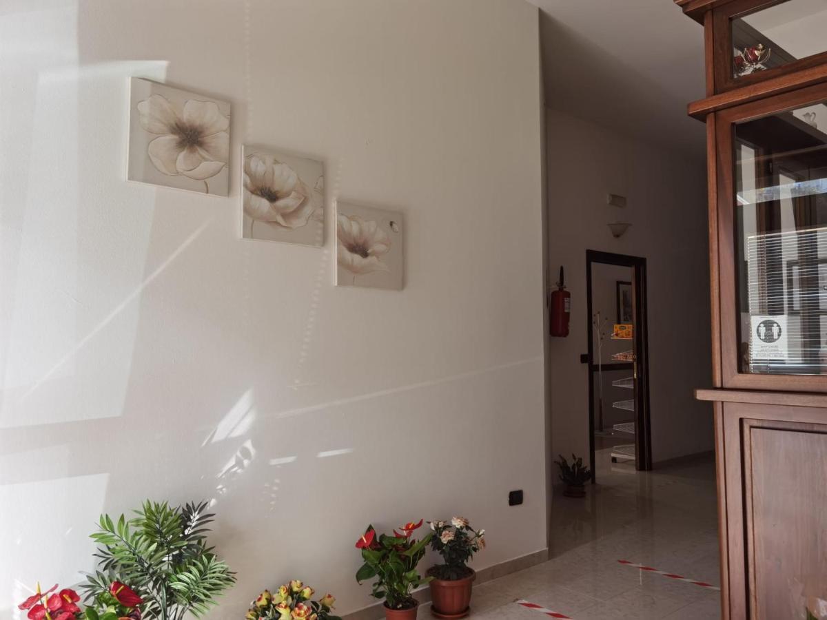 Hotel Edelweiss Laino Borgo Bagian luar foto