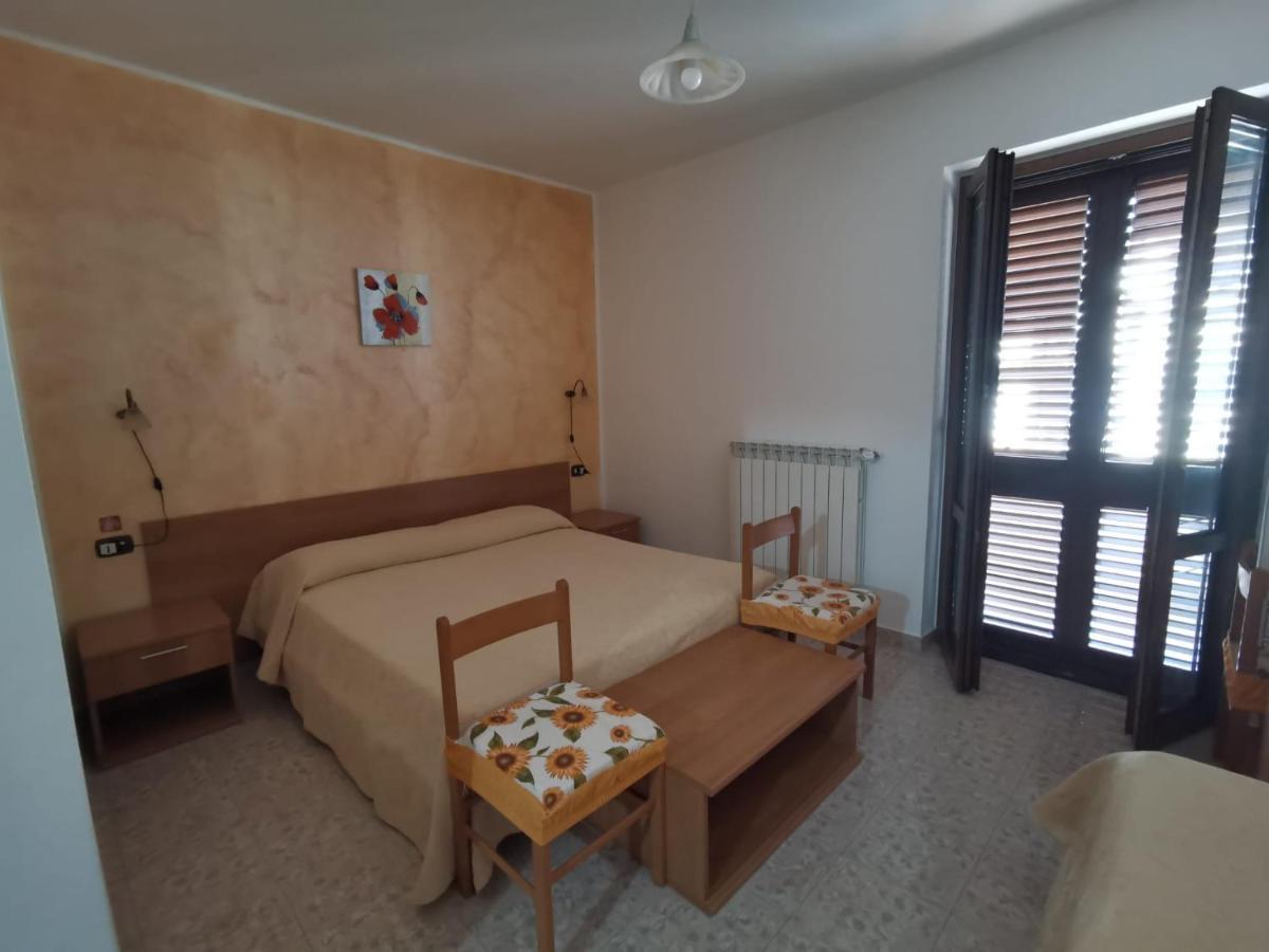 Hotel Edelweiss Laino Borgo Bagian luar foto