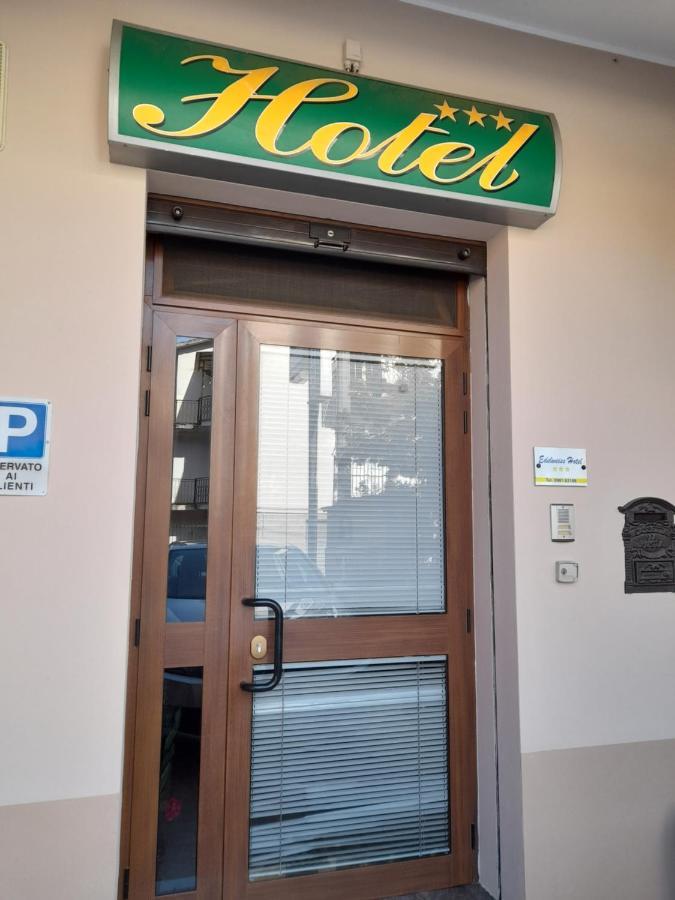 Hotel Edelweiss Laino Borgo Bagian luar foto
