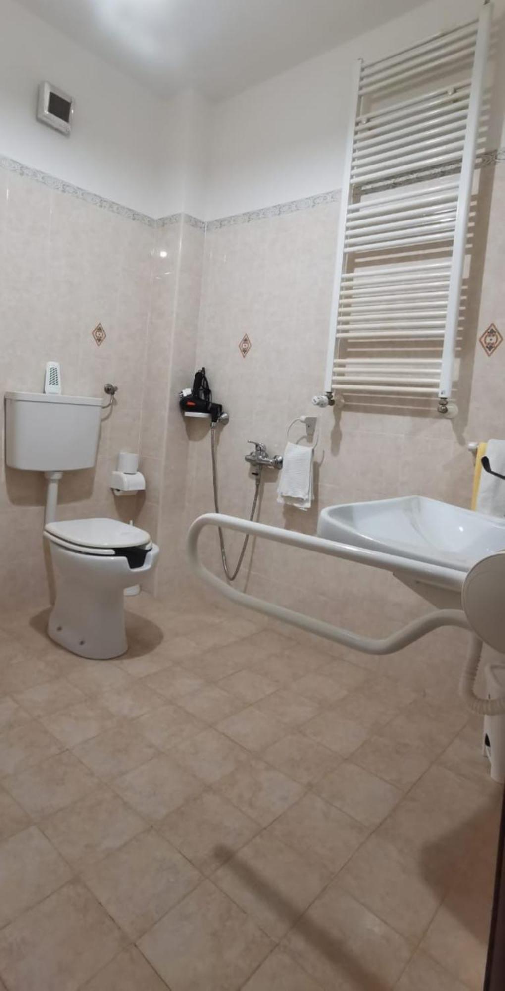 Hotel Edelweiss Laino Borgo Bagian luar foto