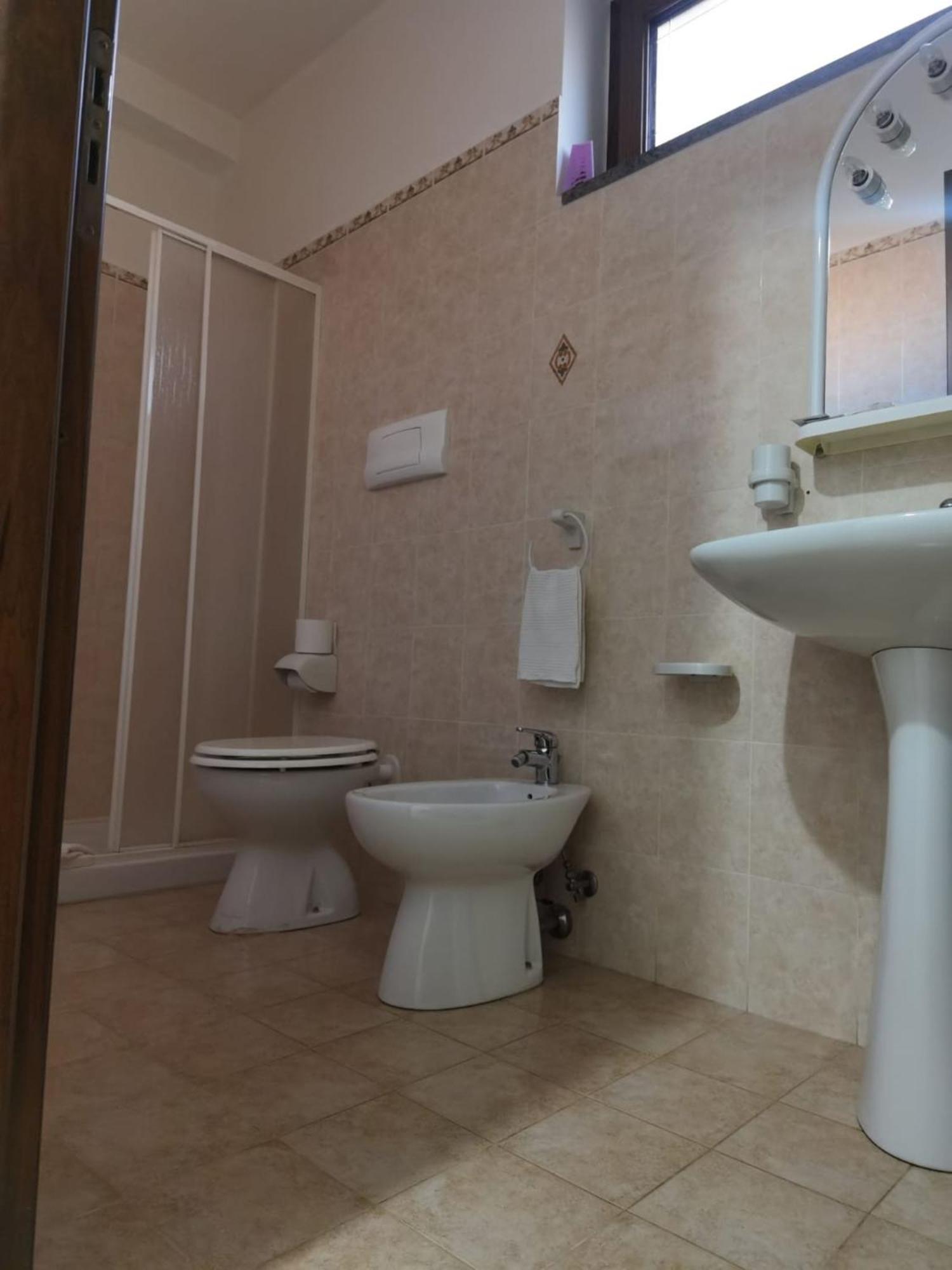 Hotel Edelweiss Laino Borgo Bagian luar foto