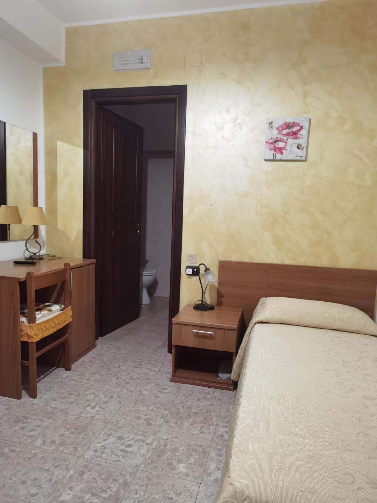 Hotel Edelweiss Laino Borgo Bagian luar foto