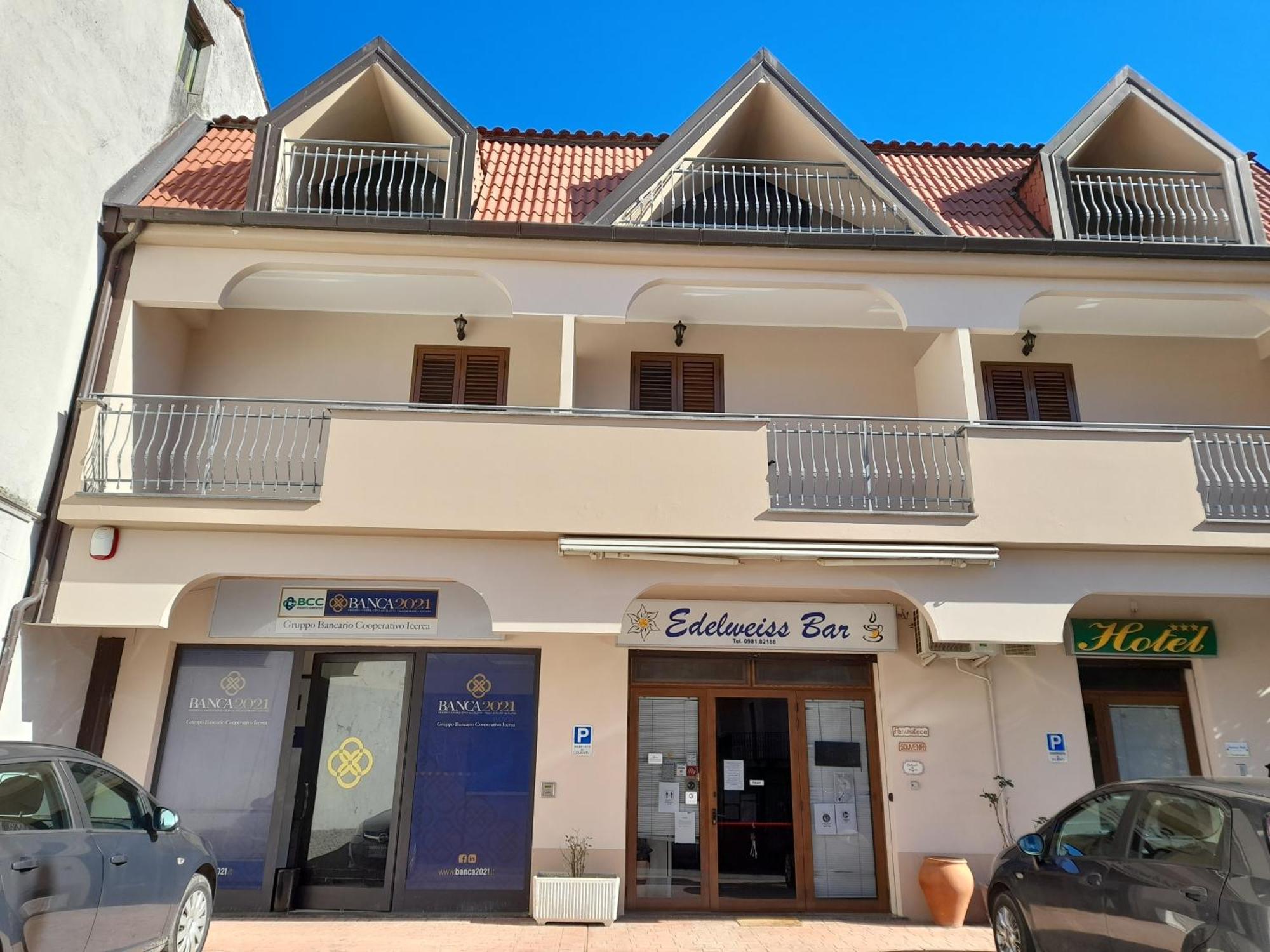 Hotel Edelweiss Laino Borgo Bagian luar foto