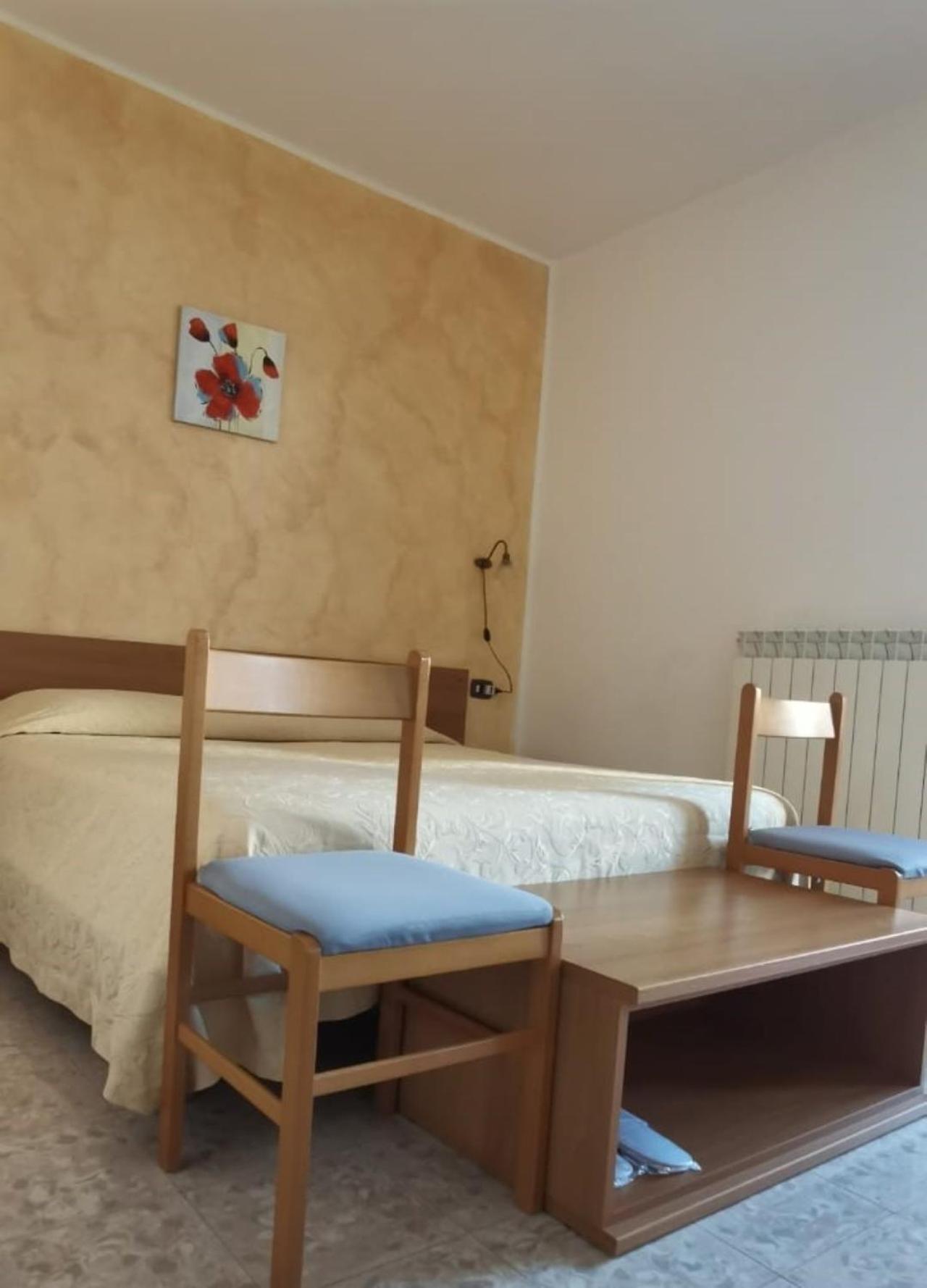 Hotel Edelweiss Laino Borgo Bagian luar foto