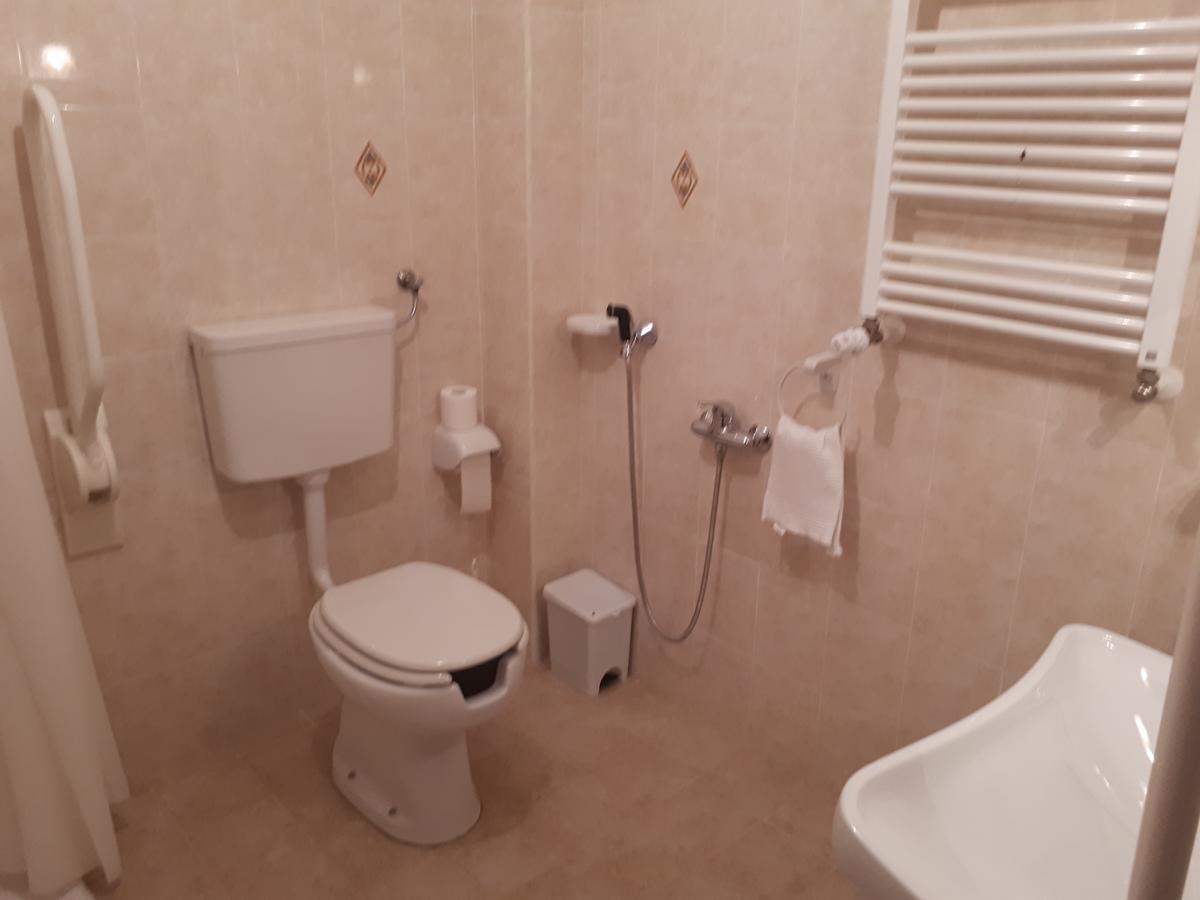 Hotel Edelweiss Laino Borgo Bagian luar foto