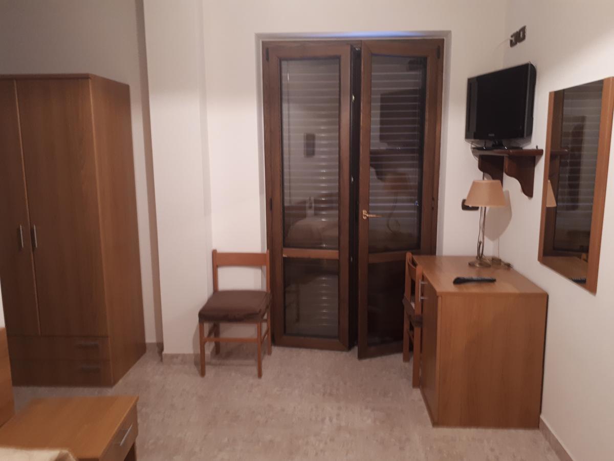 Hotel Edelweiss Laino Borgo Bagian luar foto
